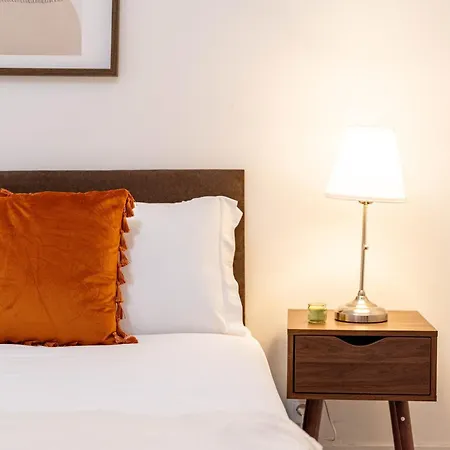 Garcia - Lisbon's Charm * Lisboa